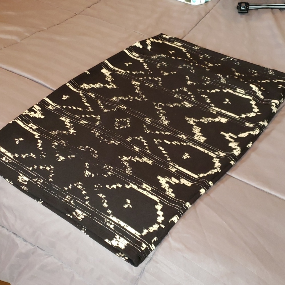 LulaRoe  Cassie skirt